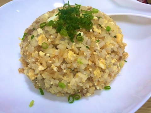 たったの3分！卵だけで作れるチキンラーメン炒飯